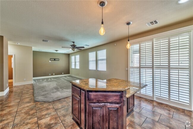 Building Photo - 5025 W Lone Wolf Ave Rental