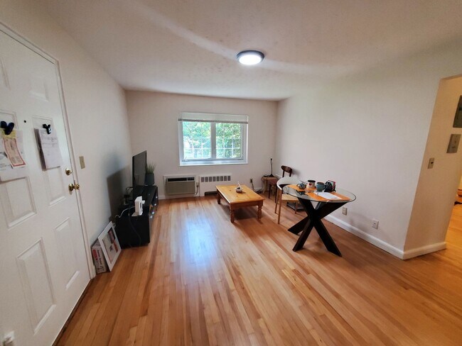 Building Photo - 28 Saint Paul St Unit 1 Rental