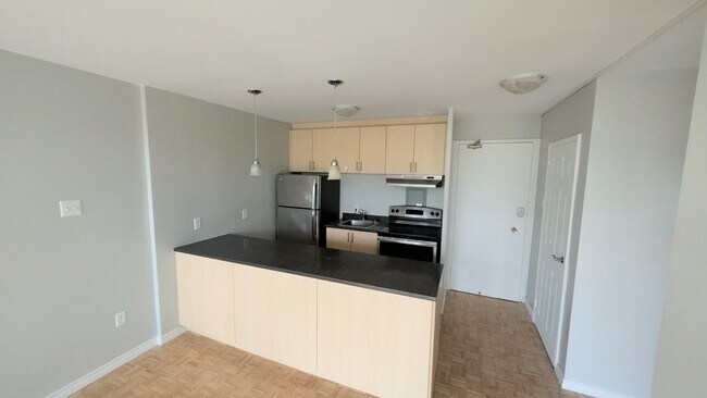 Building Photo - 1545-1545 Oxford St Unit 46