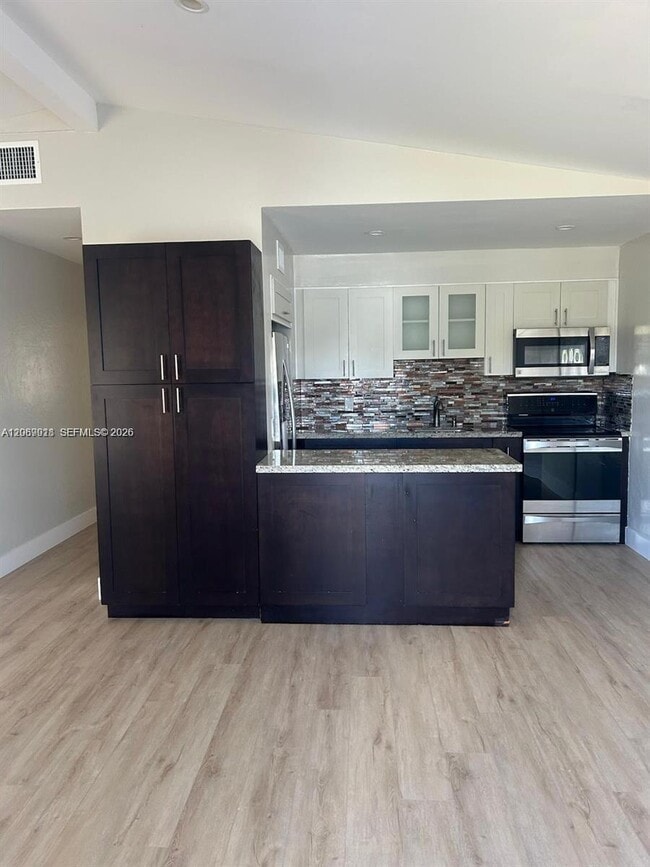 Photo - 630 SE 3rd Pl