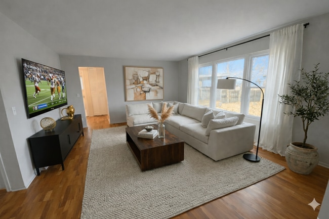 Photo - 1900 Holly Way