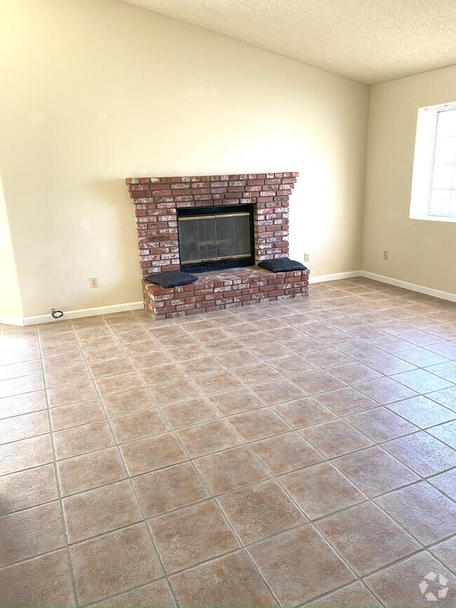 Building Photo - 5785 Hall Ln Rental