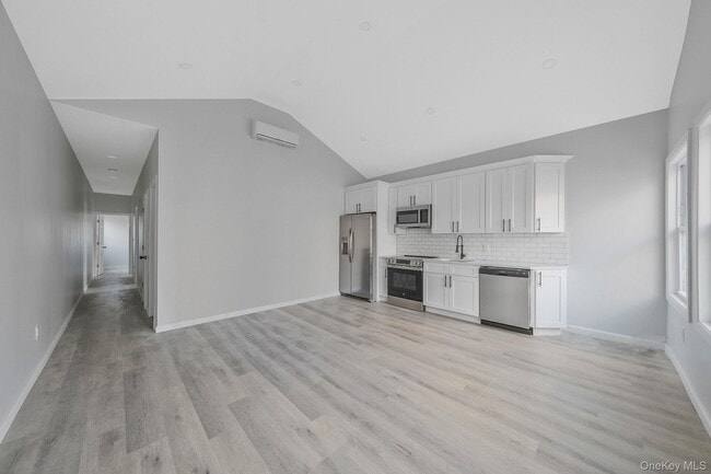 Photo - 224 Amber St