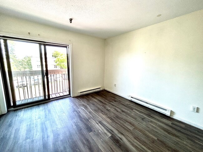 Photo - 37 S Williams St Unit Hill Gardens #320
