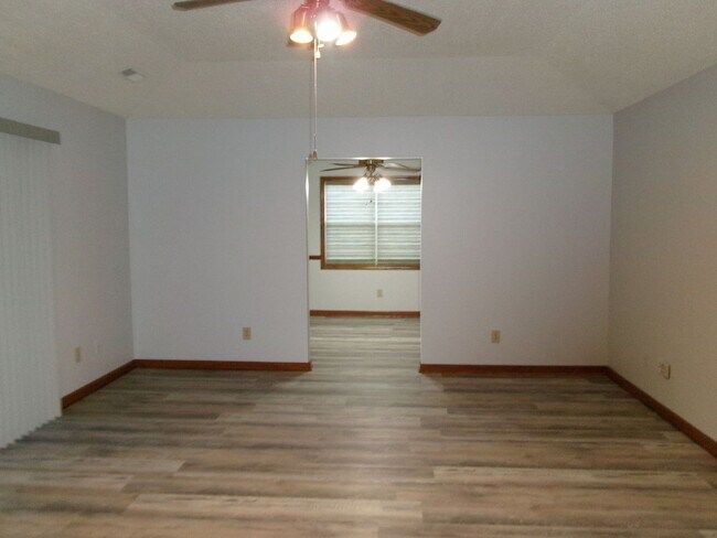 Photo - Spacious 3 bedroom home in the Forestbrook...