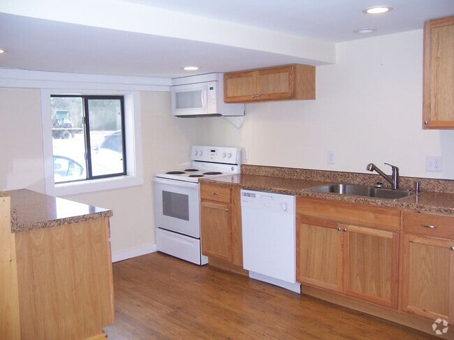 Building Photo - 3886 NH-25 Rental