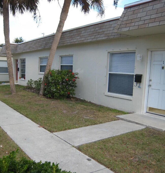 Building Photo - 1414 Spring Ln Rental