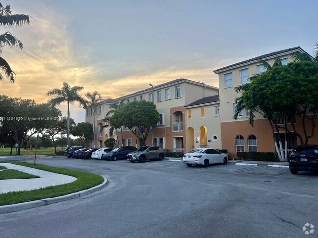 Building Photo - 10242 NW 7th St Unit 206 Rental