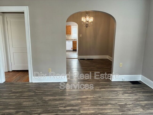 Photo - 2217 Winton St