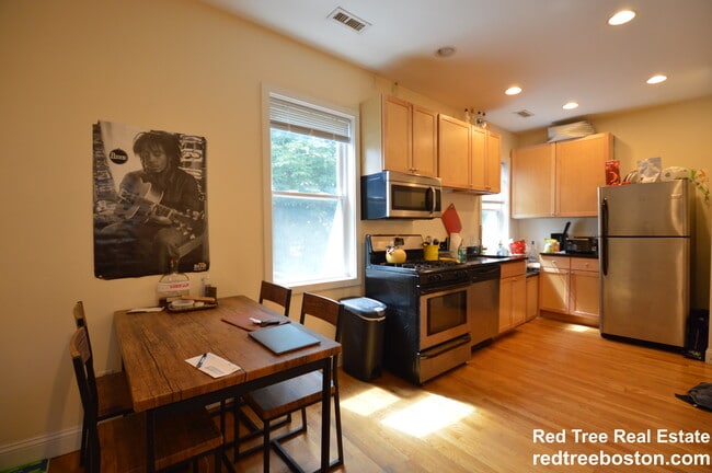 Photo - 24 Ashford St Unidad 2