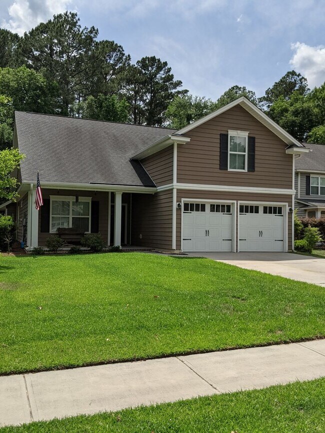 Photo - Available In July !!! $2400 a month!!!