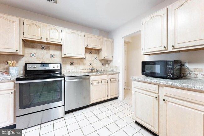 Photo - 5817 Edson Ln