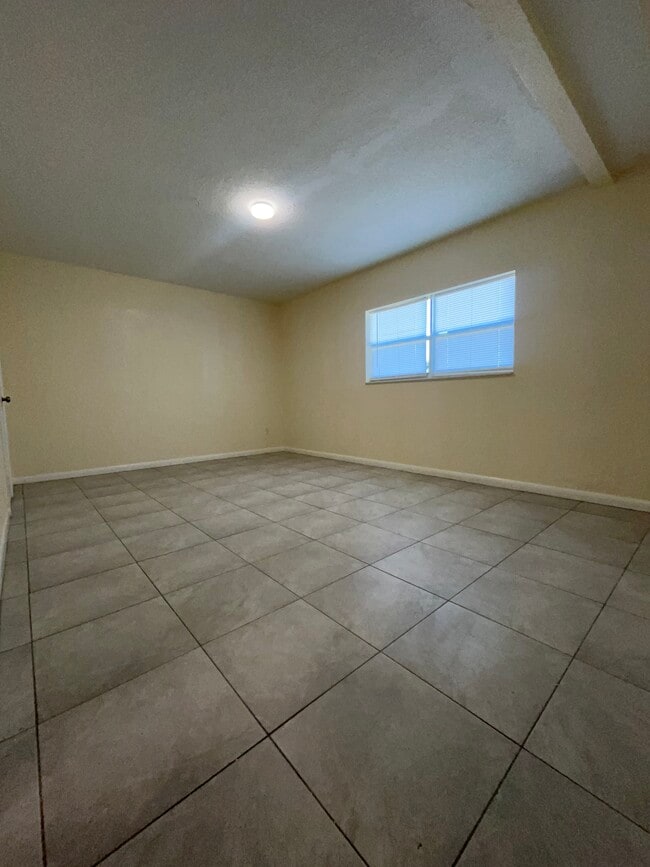 Photo - 667 SE 2nd St Unidad 667