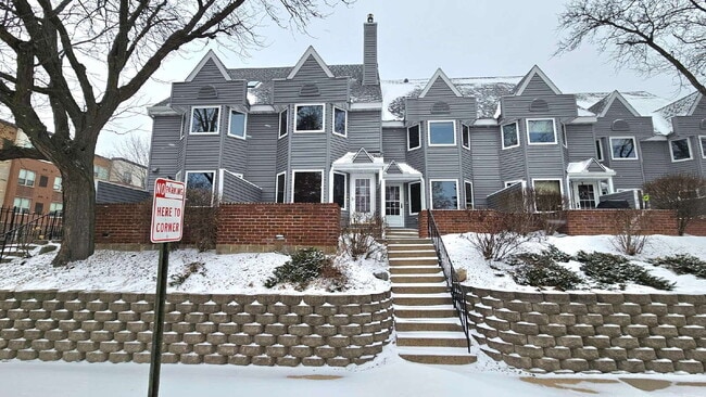 Building Photo - 2-Bed Townhouse with open layour in Hopkins – 1290 Sq Ft of Comfort!"