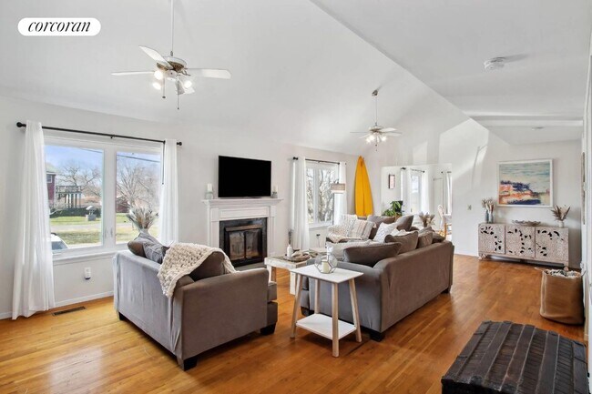 Photo - 105 Benson Dr