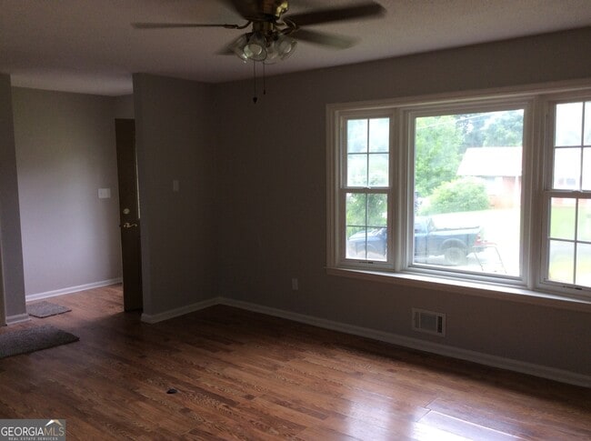 Photo - 1417 Pennel Dr