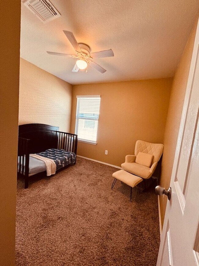 Photo - 2303 Pintail Loop