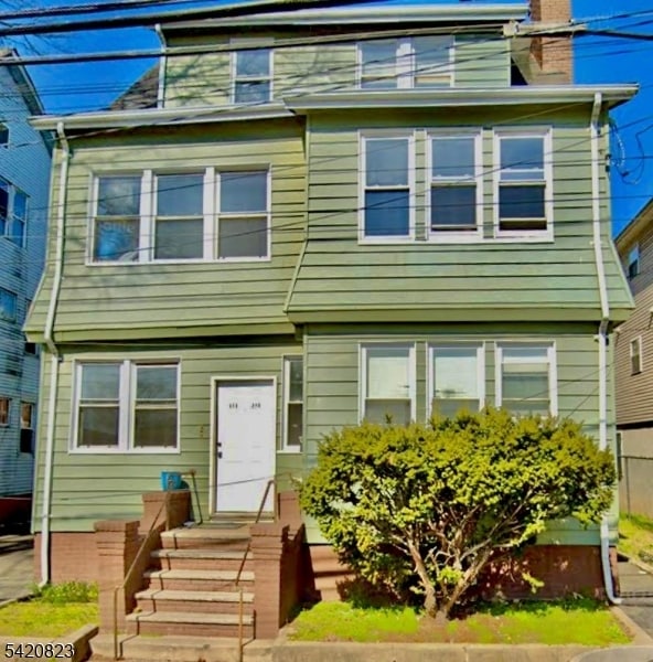 Building Photo - 313 Leslie St