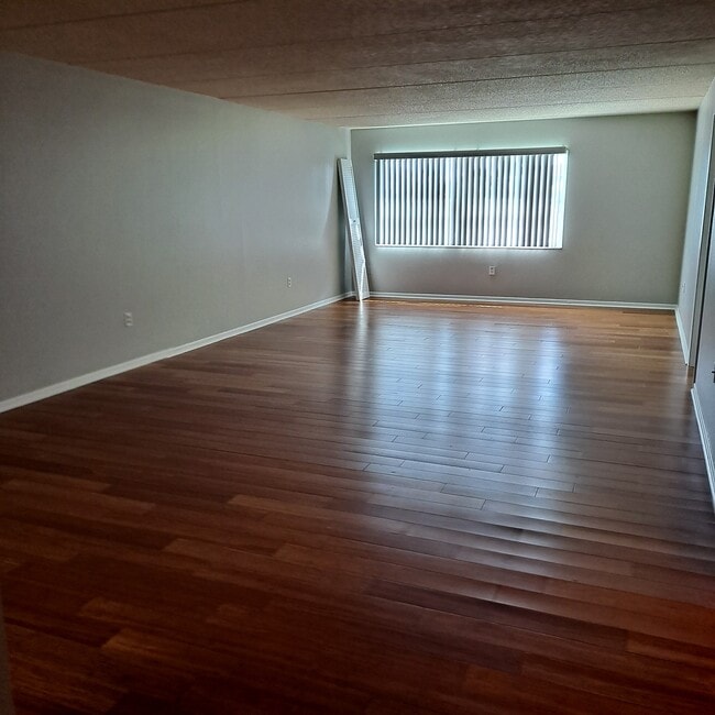 Photo - 12300 Park Blvd Unit Oakhurst Condominium 209