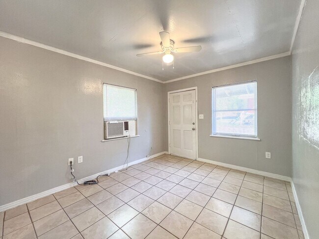 Photo - Nylic 14 Unit F