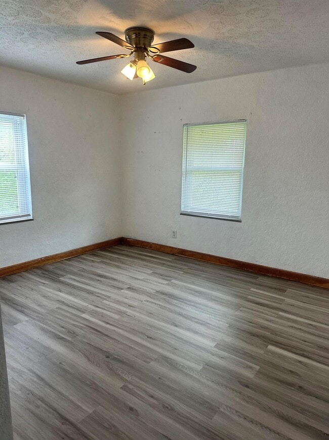 Photo - 25 Julie Kate St