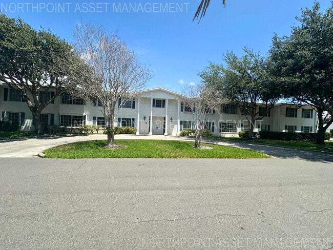 Building Photo - Welcome to charming 2-bedroom, 1-bathroom ... Rental