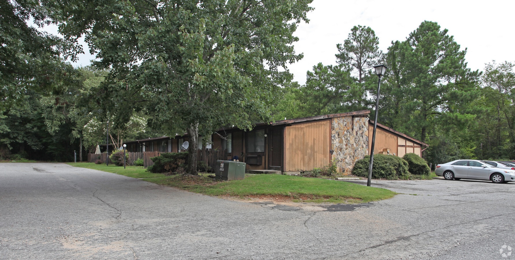 Trenton Court - Trenton Court