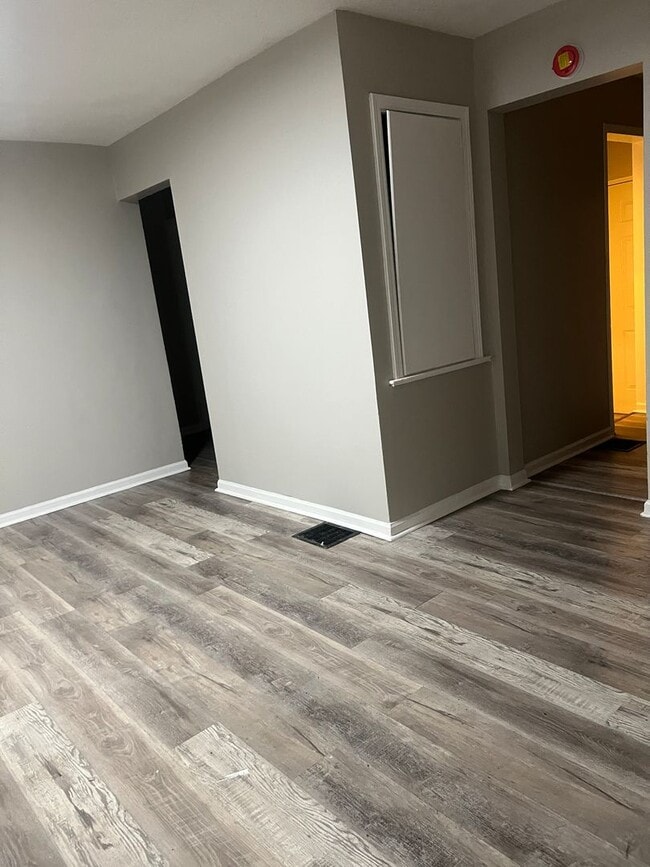 Photo - 1464 W 32nd St Unit 1464 W 32nd St