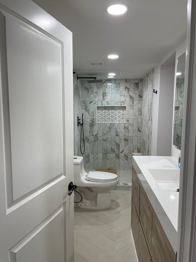 Photo - Room in Apartment on Wynfair Dr