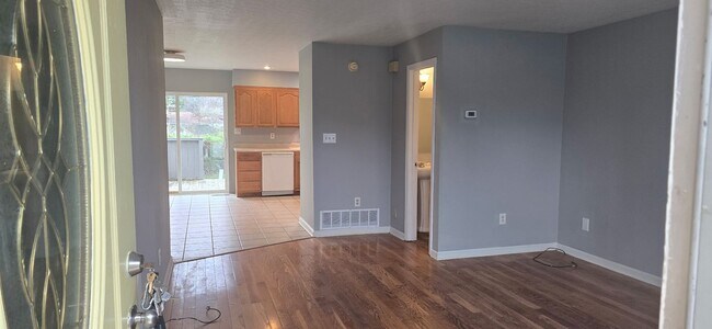 Photo - Spacious 3 Bedroom and 1.5 baths Duplex