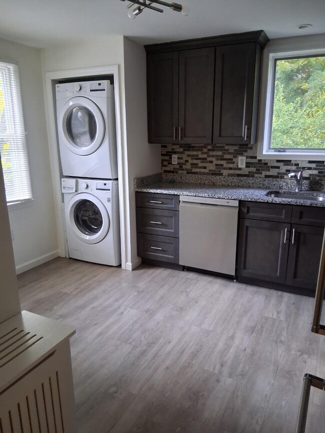 Photo - 158 Franklin St Unit 1