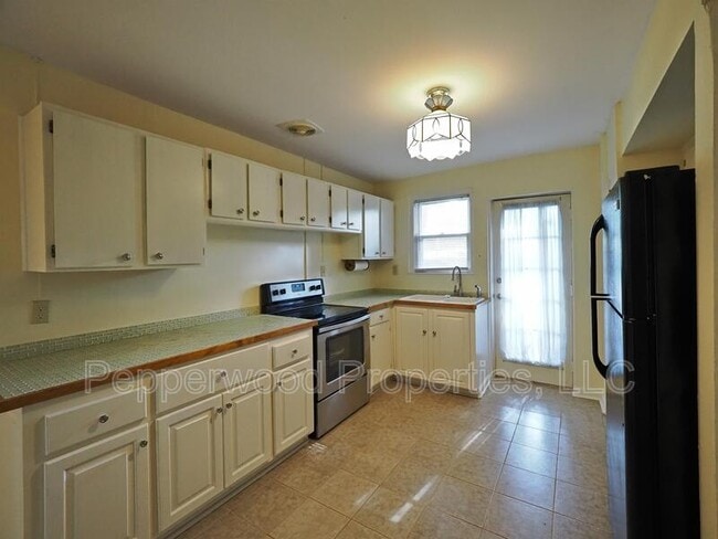 Photo - 334 W Hampton Ave