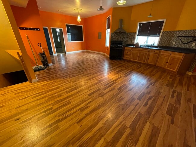 Photo - 1224 S Cesar E Chavez Dr Unit UPPER