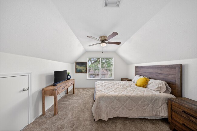 Photo - 1318 Dennis St