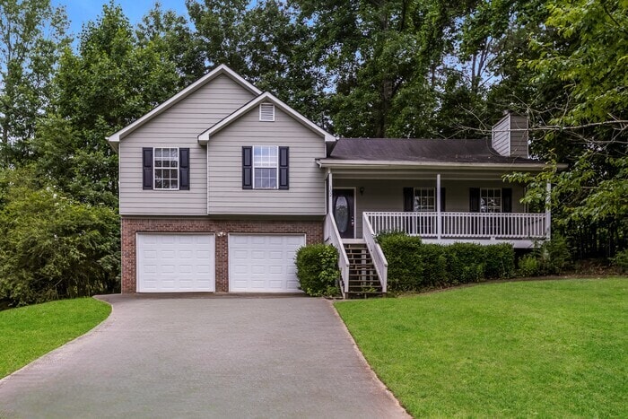 Home with Spacious Layout in Dallas, GA - Home with Spacious Layout in Dallas, GA