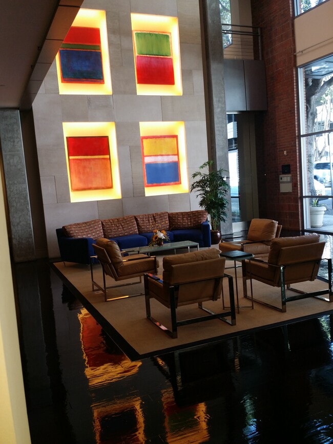 Photo - 840 E Green St Unit Prado