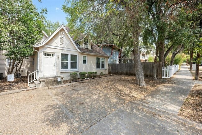 Photo - 1110 W 22nd St Unit 1 A