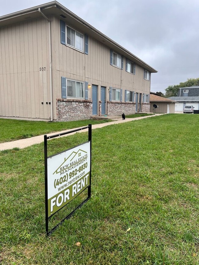 Building Photo - VP-507 Unit 4