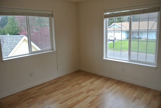 Photo - 2915 NE 53rd St