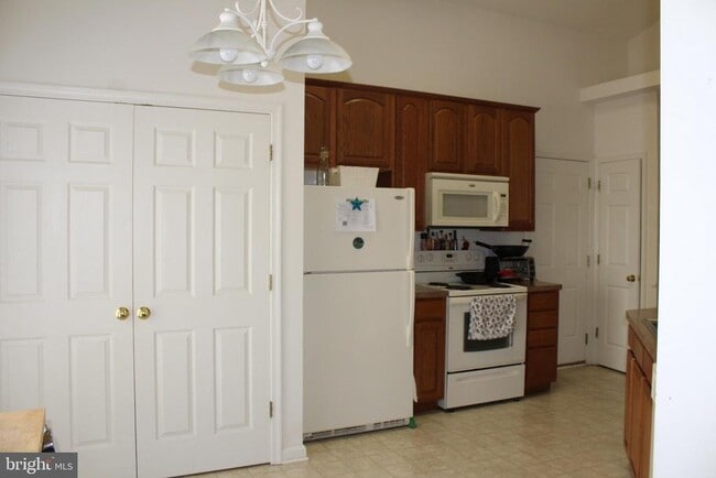 Photo - 211 Dogwood Ave