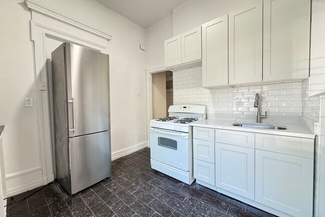 Photo - 2 W 130th St