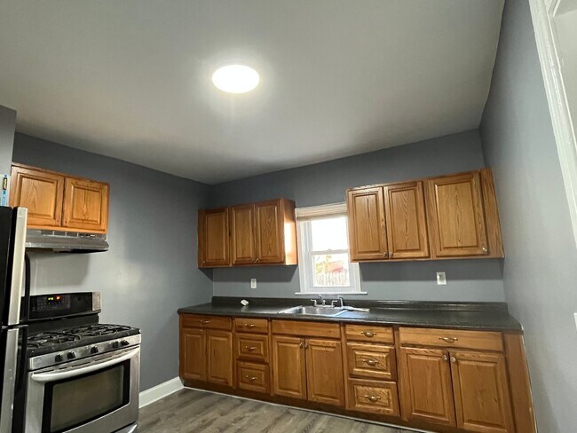 Photo - 683 State St Unit 1