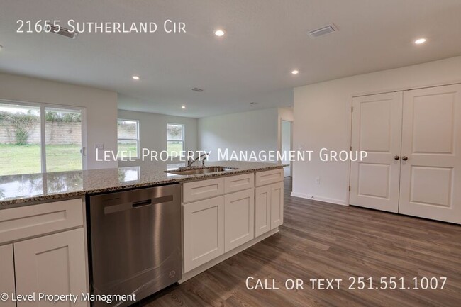 Photo - 21655 Sutherland Cir