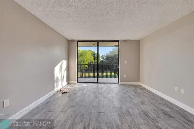 Photo - 5530 NW 44th St Unit 410