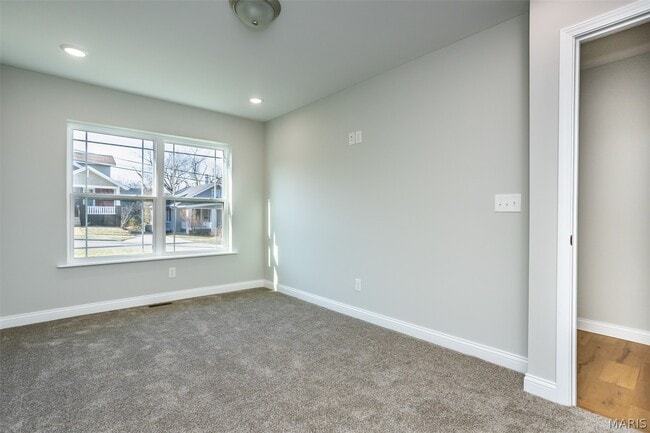 Photo - 652 N Kansas St