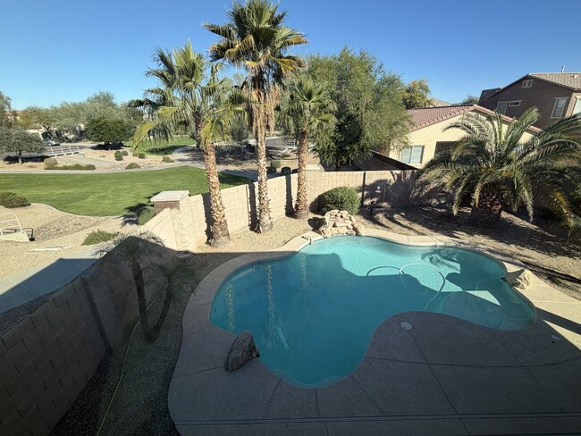 Vista desde la BR primaria - 15642 W Devonshire Ave