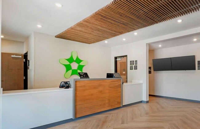 Photo - Furnished Studio-Kyle