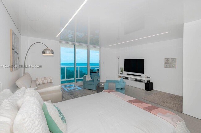 Photo - 2301 Collins Ave Unit 811