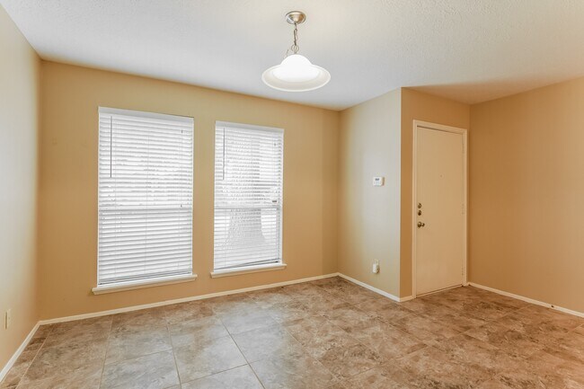 Photo - 9415 Charterlawn Cir