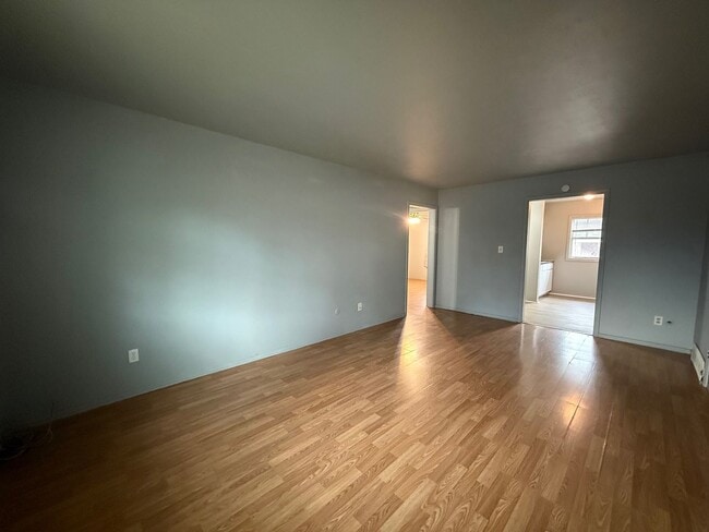 Building Photo - 205 S Parker Ave Unit Apt 4